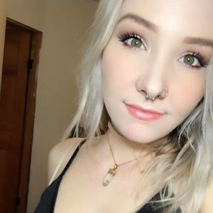 Meet your Posher, Hayley